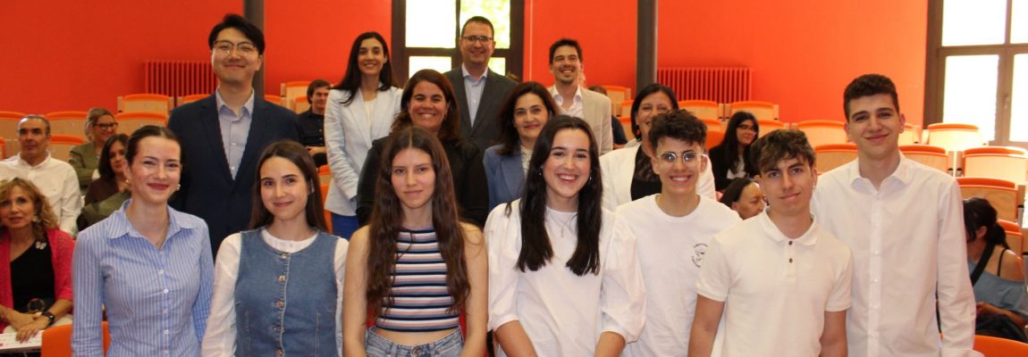 Cátedra Zeumat patrocina la XVI Olimpiada de Economía de Aragón y premia el talento joven